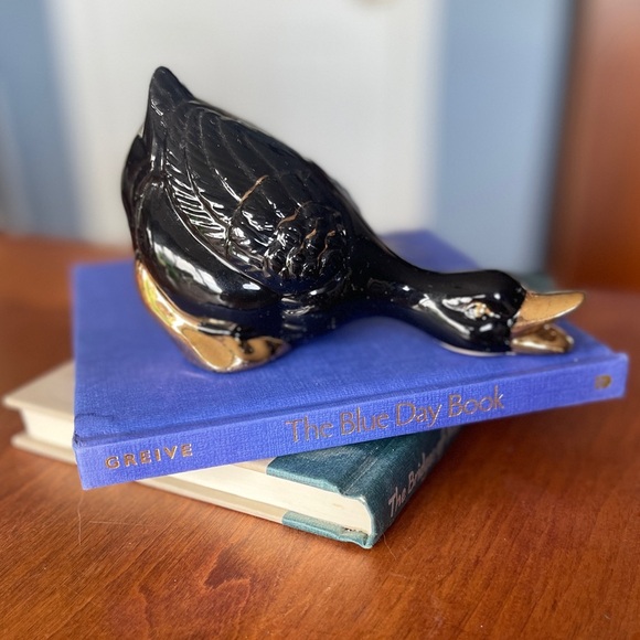 Vintage Ceramic Duck Figurine Black Gold Accents 3"x 6" MCM - Picture 4 of 5